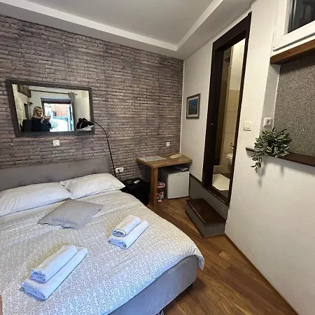 Elena Apartment Split